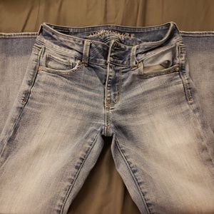 American Eagle Crop Artist Capri Jeans